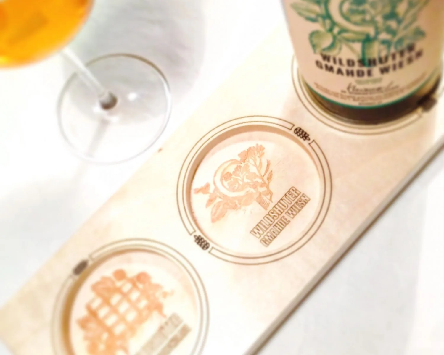 Verkostungsbretter für Bier aus Holz