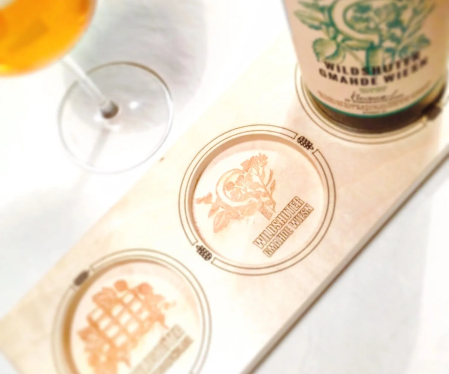 Verkostungsbretter für Bier aus Holz