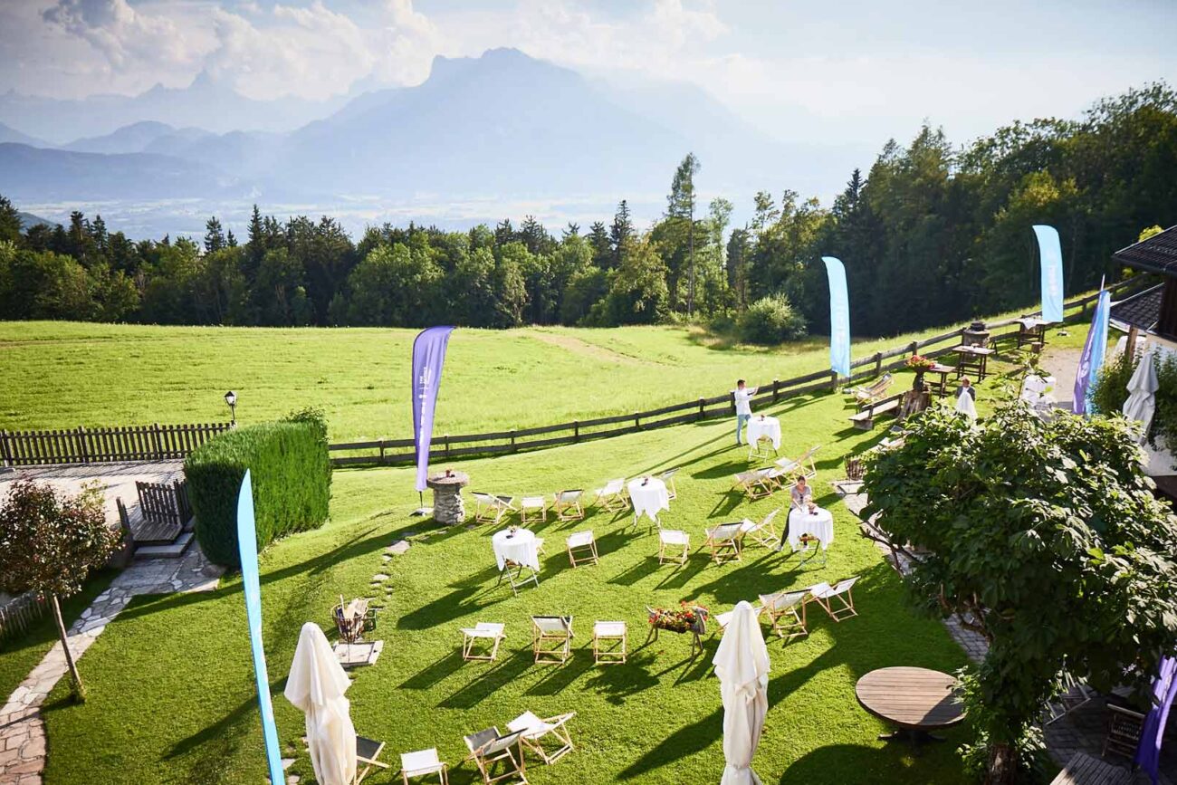 Ausblick von der Terrasse der Zistelam auf den hohen Göll