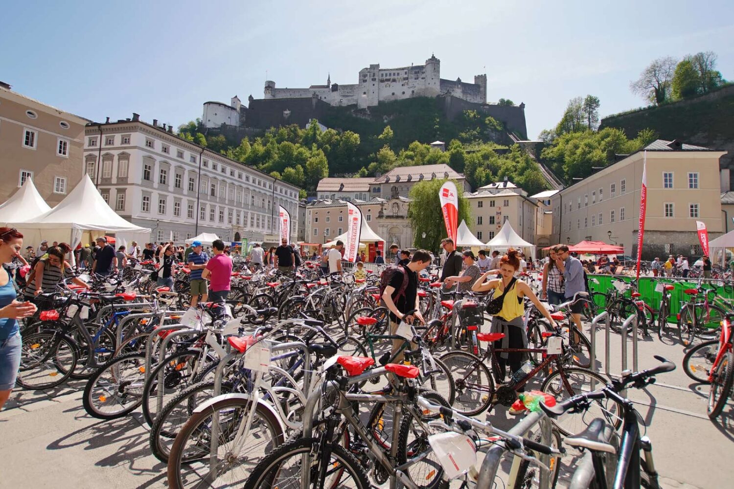 Radbörse beim Radfrühling am Salzburger Kapitelplatz