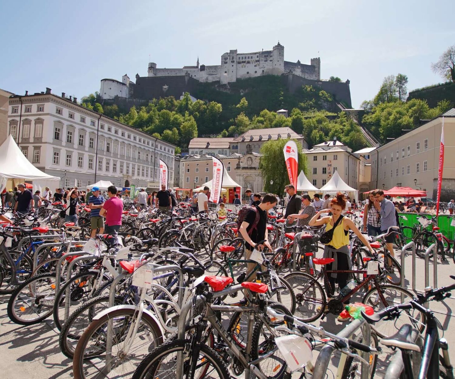 Radbörse beim Radfrühling am Salzburger Kapitelplatz